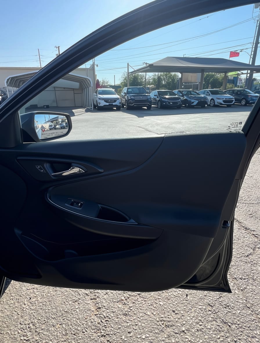 2021 CHEVROLET MALIBU - Gallery Image